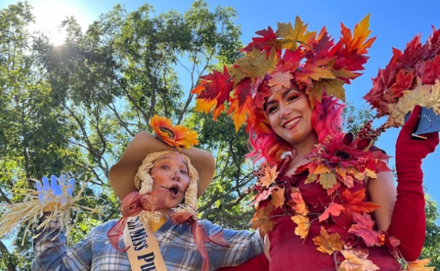 lil miss pumpkin spice hala on stilts